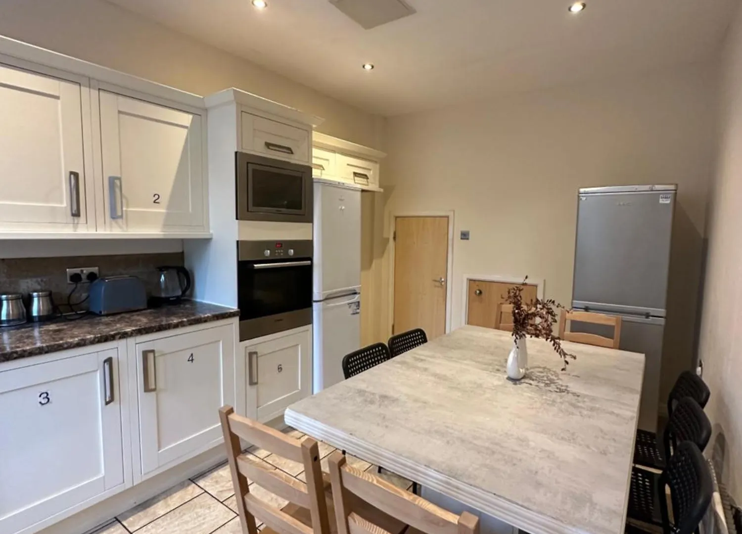 Luxury Room In Central London!6 Bedroom With 2 Bath & Separate Wc! 0*, 伦敦