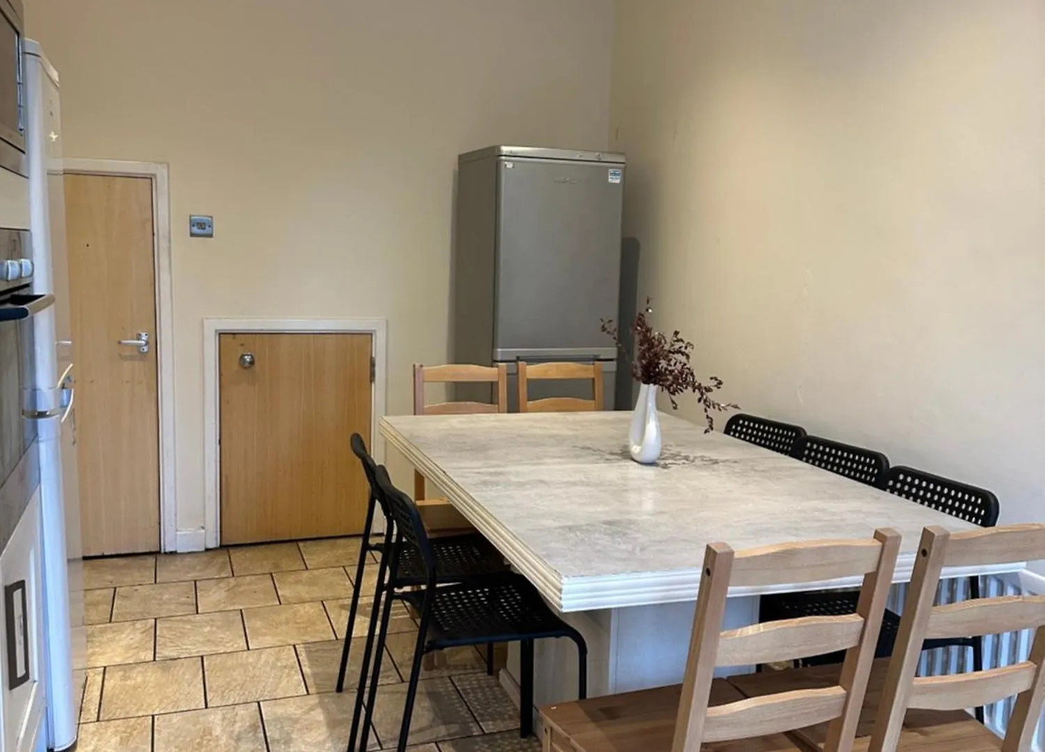 Homestay Luxury Room In Central London!6 Bedroom With 2 Bath & Separate Wc!