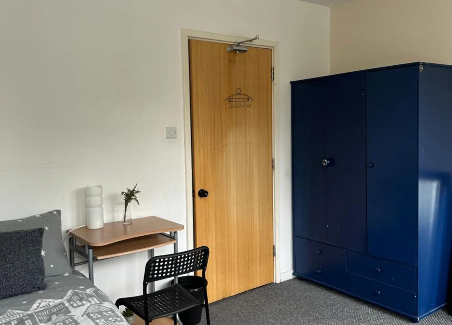 Luxury Room In Central London!6 Bedroom With 2 Bath & Separate Wc! Homestay