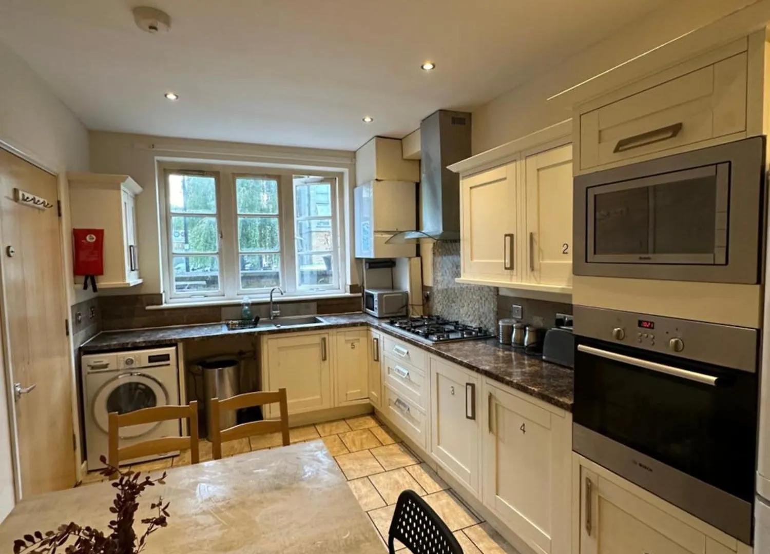Luxury Room In Central London!6 Bedroom With 2 Bath & Separate Wc! 0*, London United Kingdom