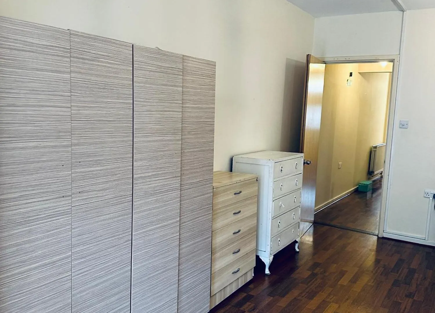Luxury Room In Central London!6 Bedroom With 2 Bath & Separate Wc! United Kingdom