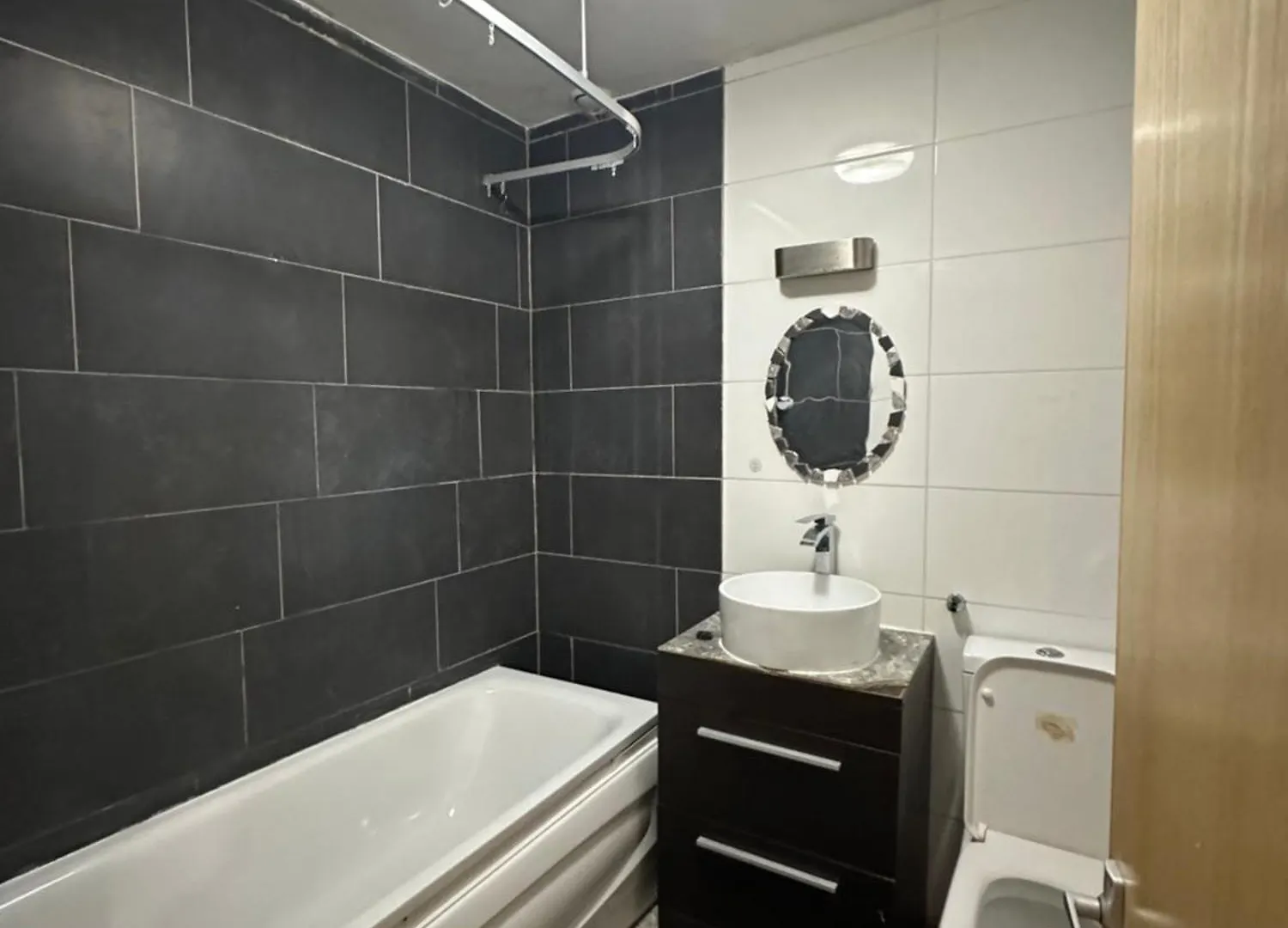 Luxury Room In Central London!6 Bedroom With 2 Bath & Separate Wc! 0*, London United Kingdom